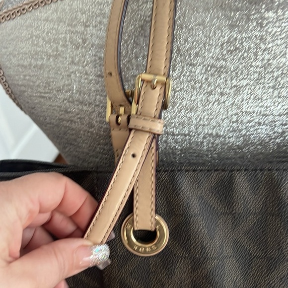 Michael Kors Tote- used, good condition - Picture 3 of 6